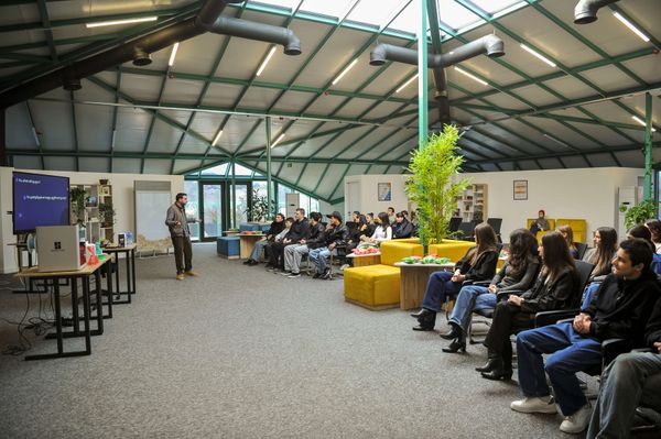 „მოგზაურობა ინოვაციების და ტექნოლოგიების  სამყაროში“ - GITA -ს ორგანიზებით ახალი საგანმანათლებლო პროექტი მთელი საქართველოს მასშტაბით მიმდინარეობს